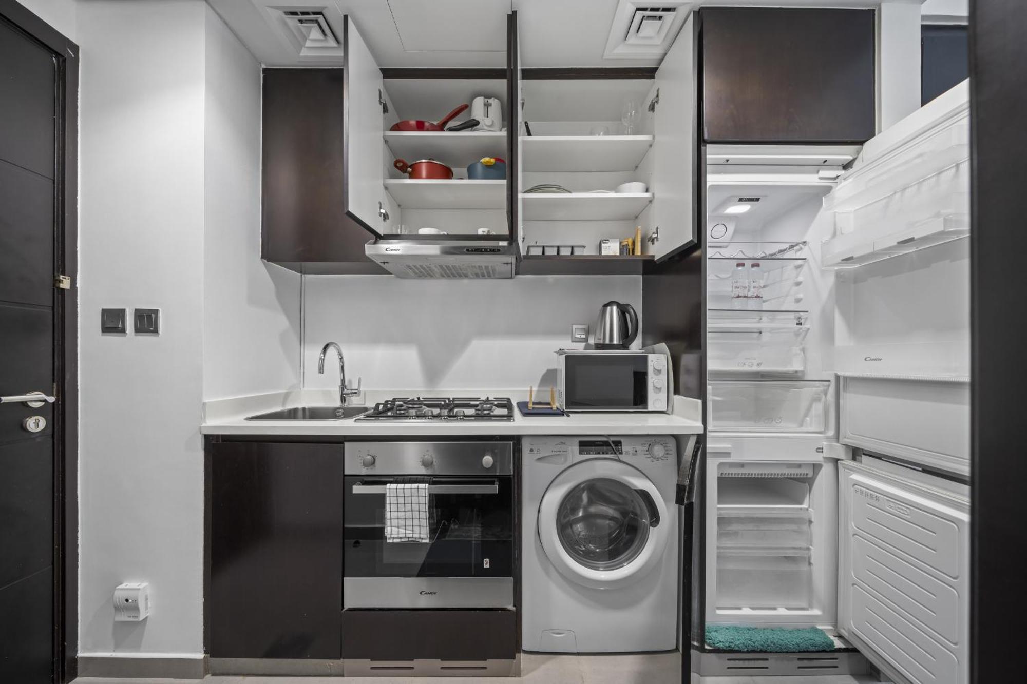 Modern I Merano I Close To Metro And Canal Apartment Dubai