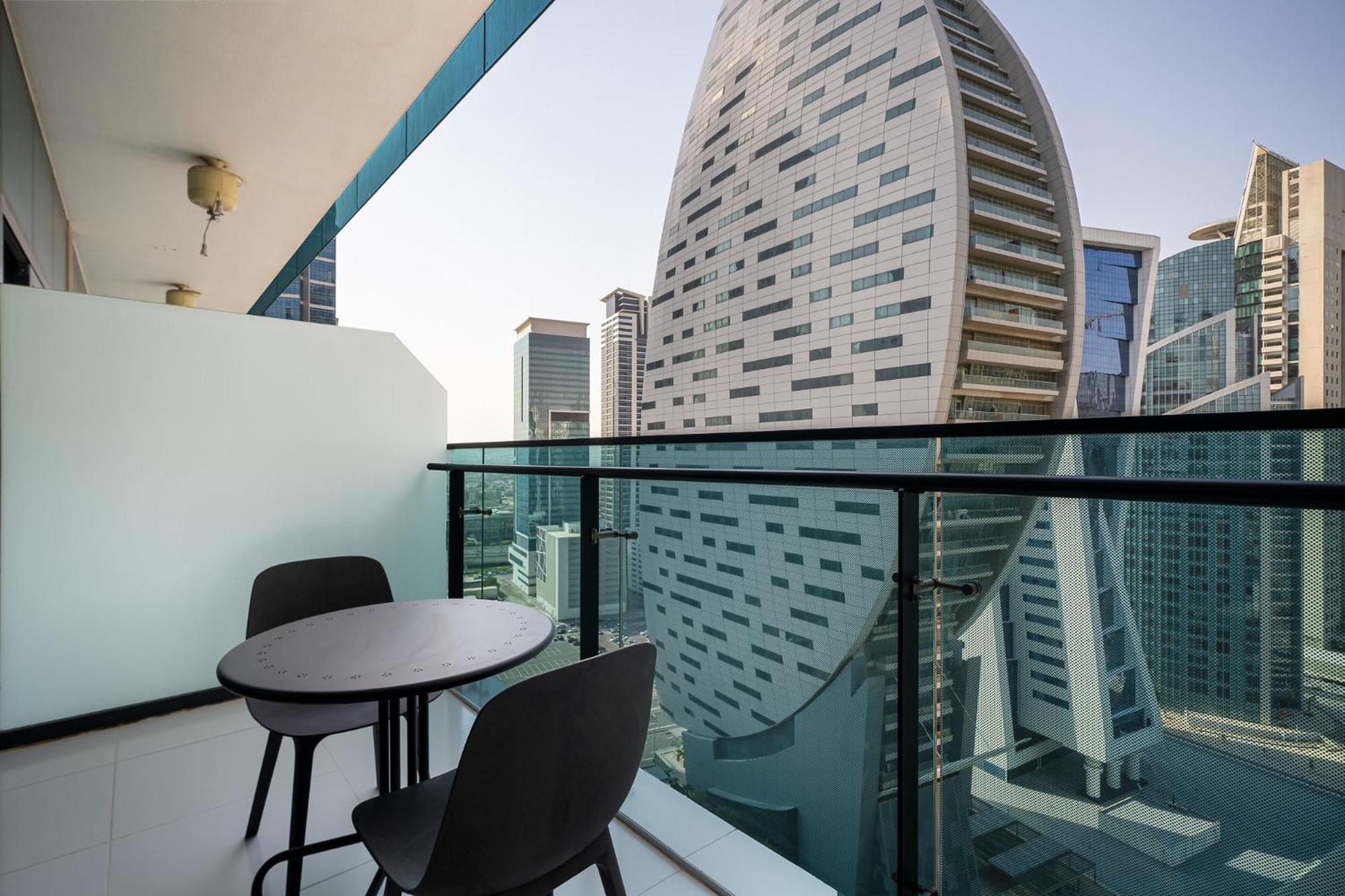 Modern I Merano I Close To Metro And Canal Apartment Dubai